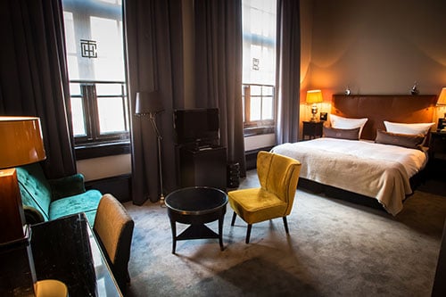 FreshBed College Hotel